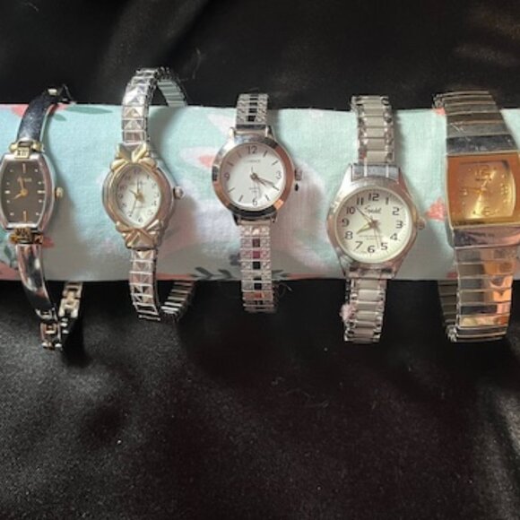 Bundle of 5 Non-Working Women\'s Watches main image 9